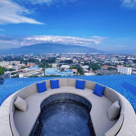Modern Style Room With Sky Pool 古城边天际泳池公寓 Chiang Mai Exteriör bild