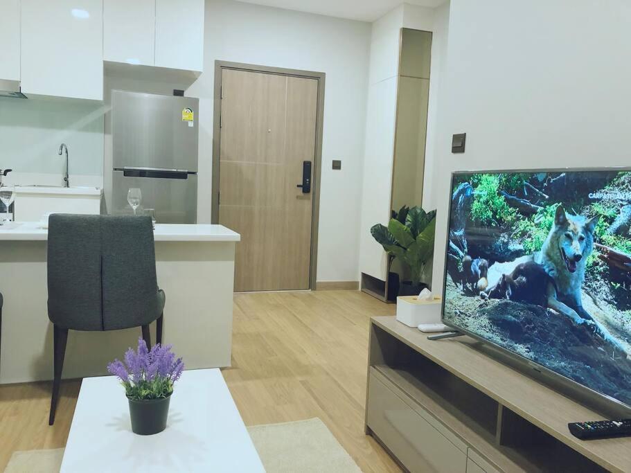 Modern Style Room With Sky Pool 古城边天际泳池公寓 Chiang Mai Exteriör bild