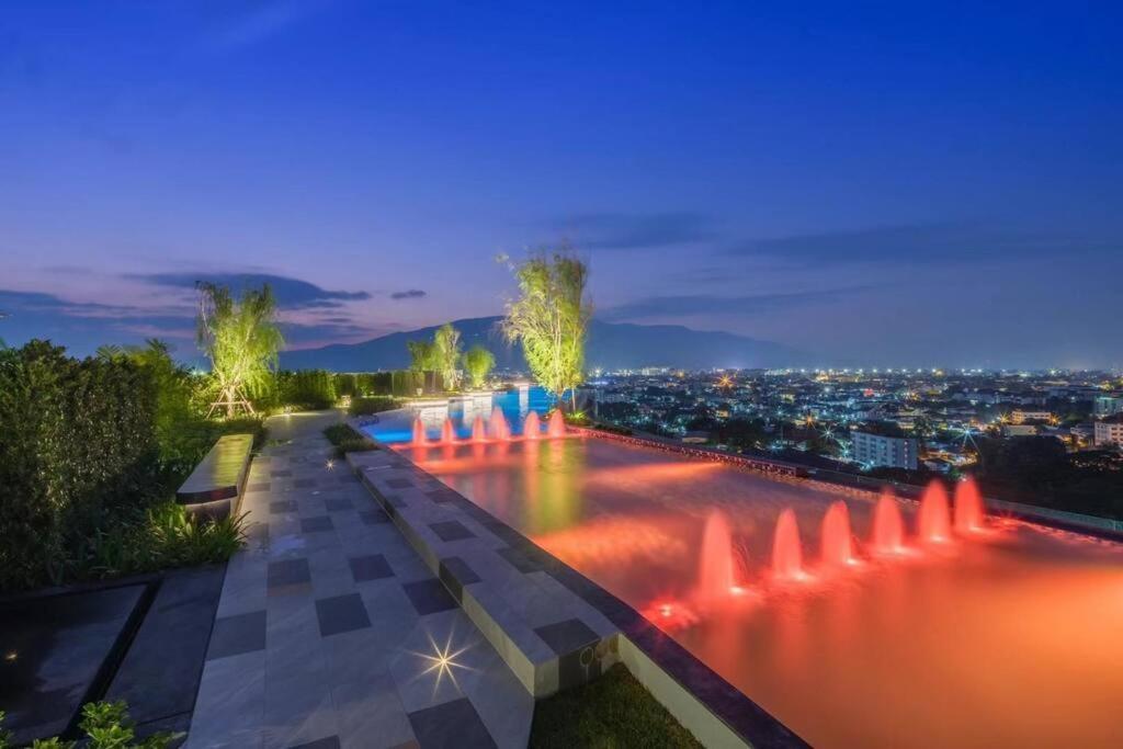 Modern Style Room With Sky Pool 古城边天际泳池公寓 Chiang Mai Exteriör bild