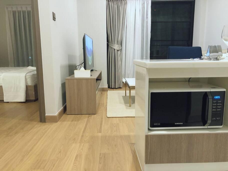 Modern Style Room With Sky Pool 古城边天际泳池公寓 Chiang Mai Exteriör bild