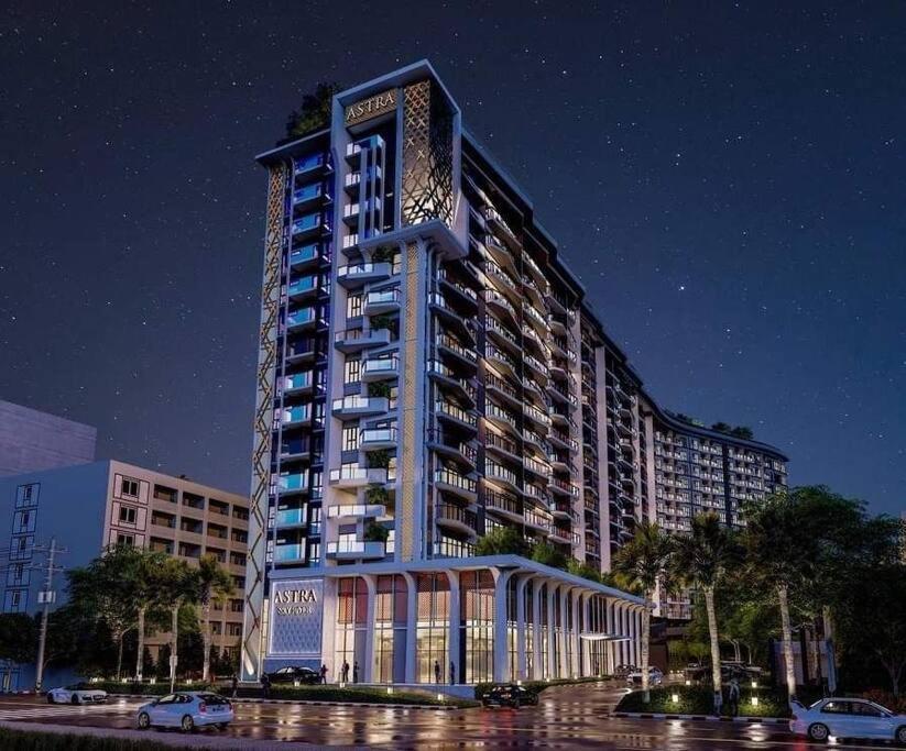 Modern Style Room With Sky Pool 古城边天际泳池公寓 Chiang Mai Exteriör bild