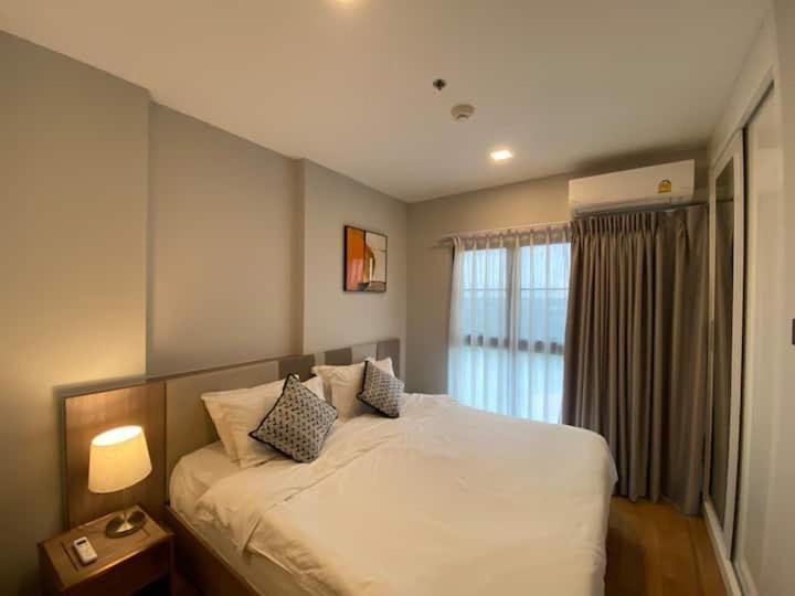 Modern Style Room With Sky Pool 古城边天际泳池公寓 Chiang Mai Exteriör bild